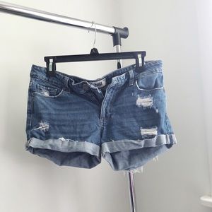PIAGE DISTRESSED JEAN SHORTS
